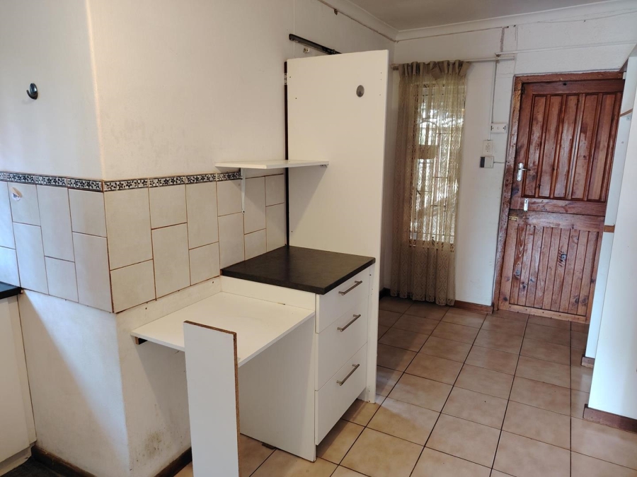 To Let 2 Bedroom Property for Rent in Eikendal Western Cape